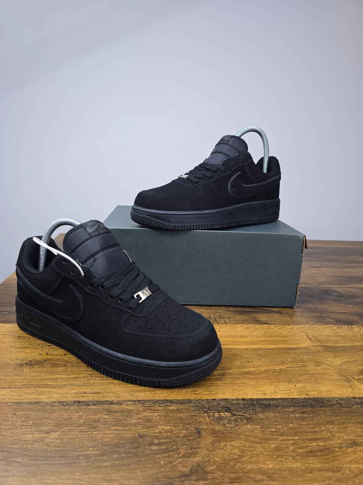 Nike Air Force 1 '07 LV8