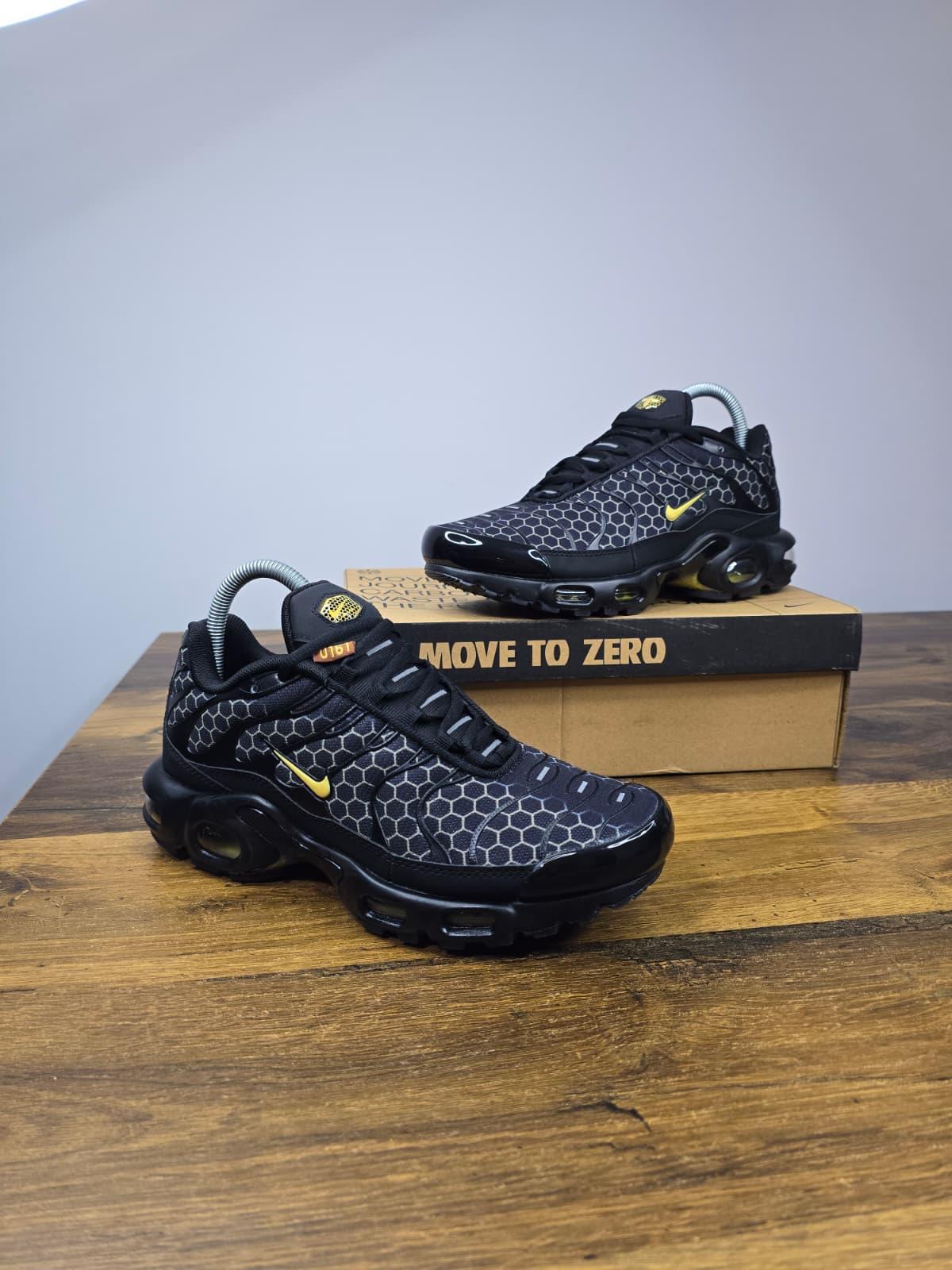 Nike Air Max Plus "Black Honey"
