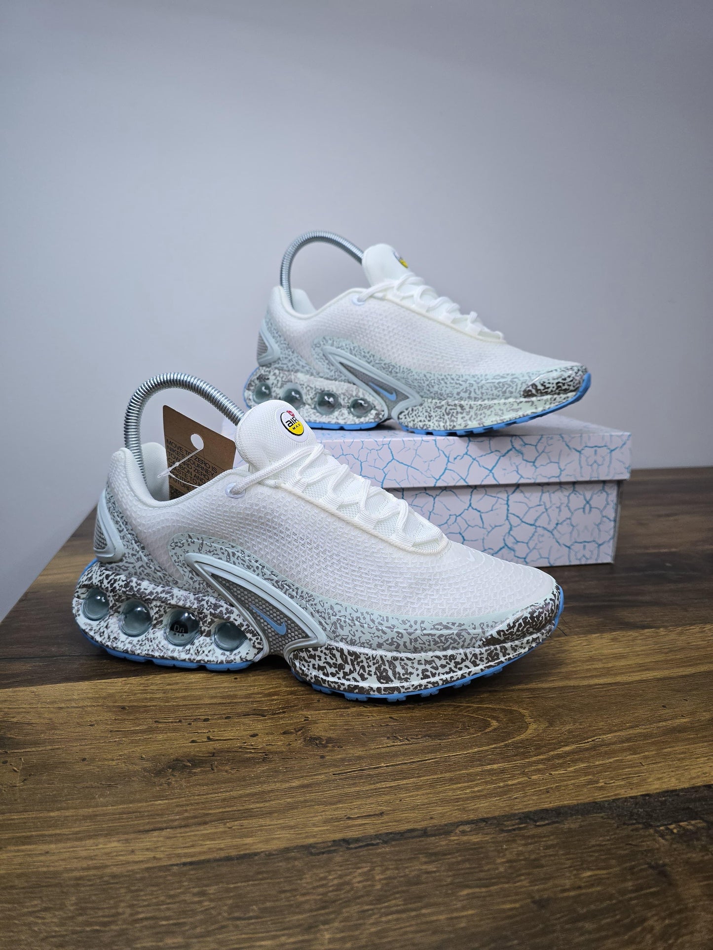 Nike DN White SAFARI