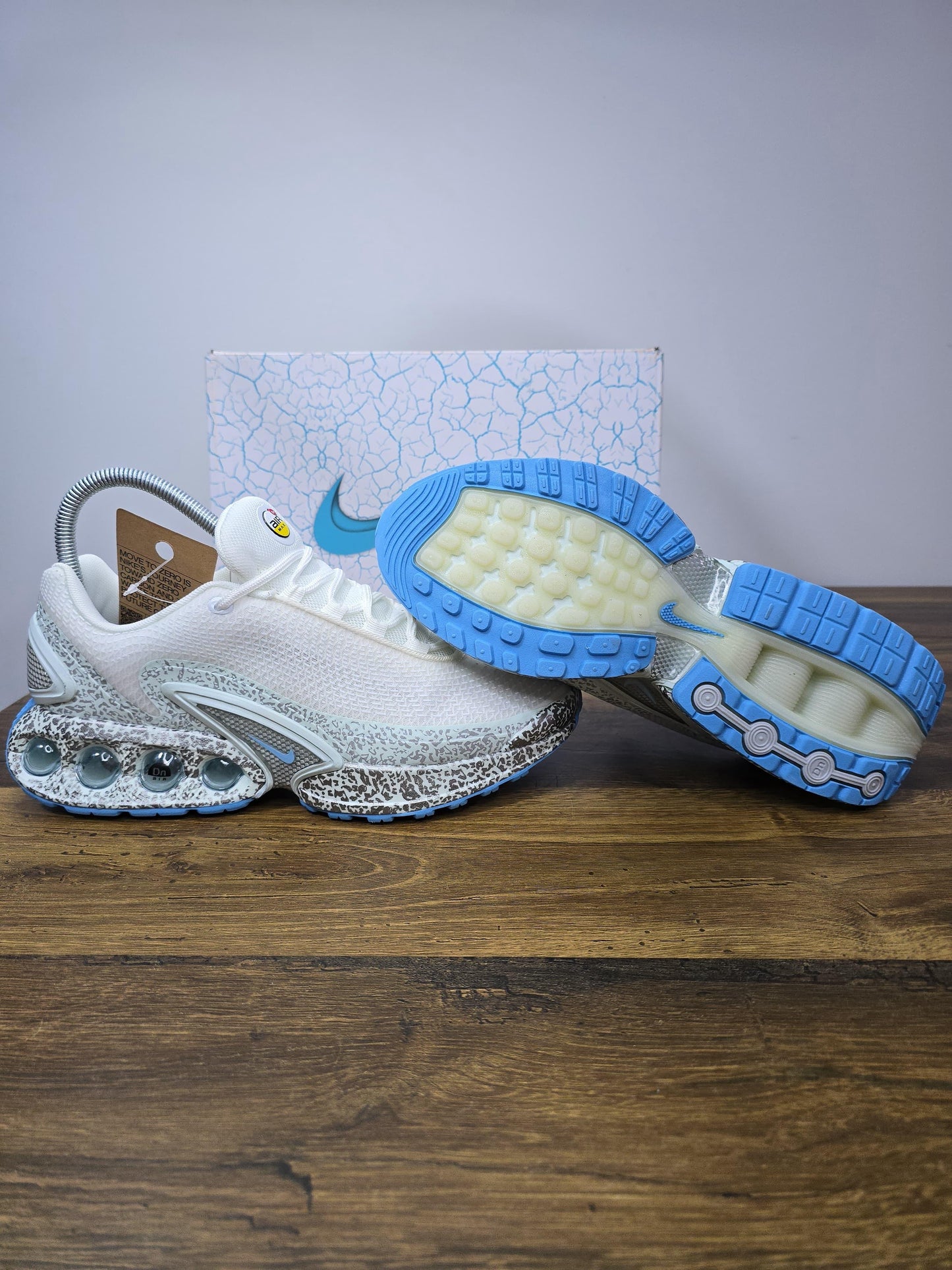 Nike DN White SAFARI