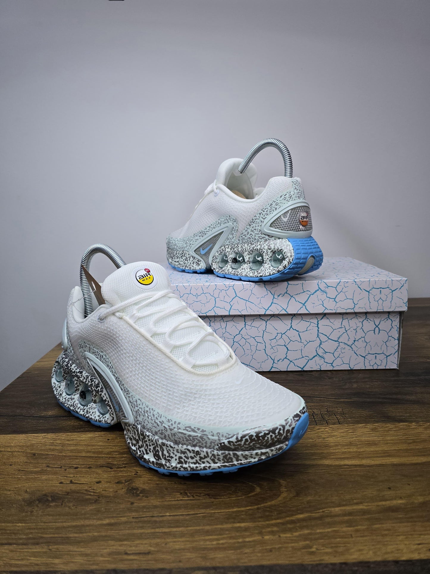 Nike DN White SAFARI