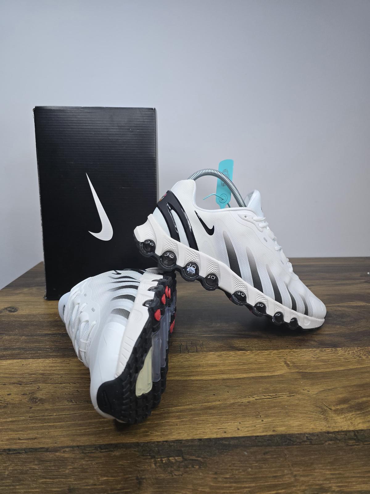 Nike Air Max DN8 White Black