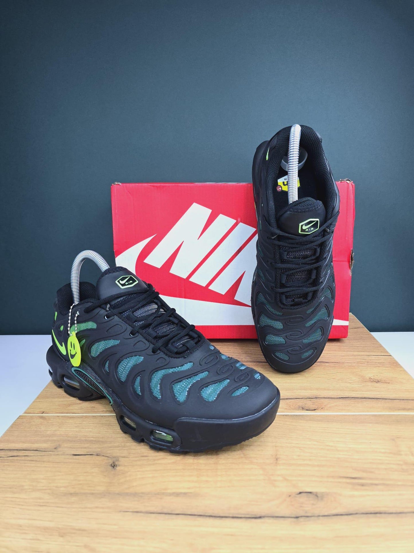 Nike TN Drift Black Volt