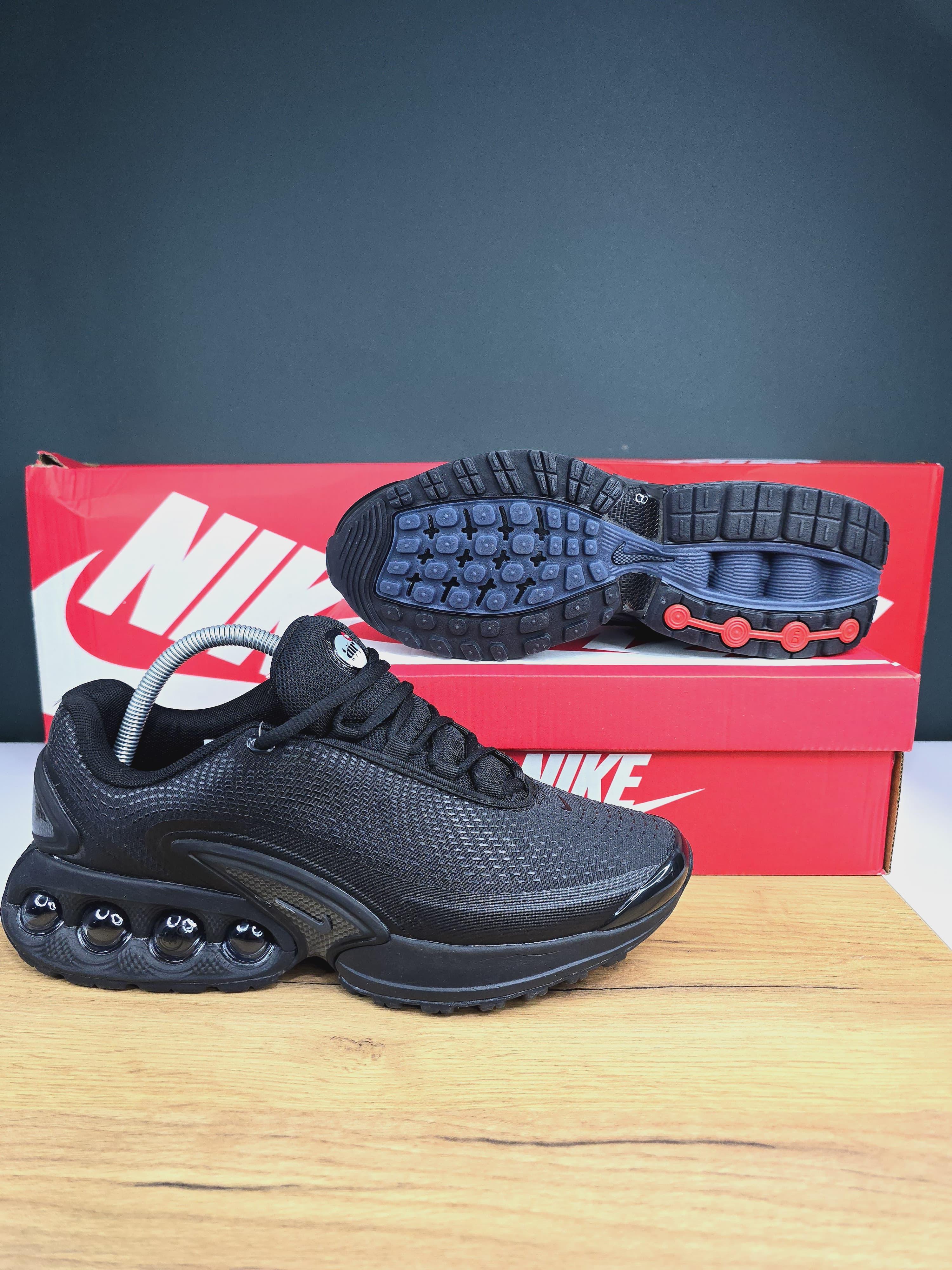 Nike DN Triple BLACK