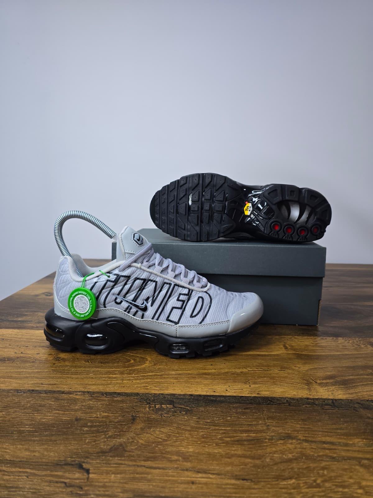 Nike Air Max Plus "Wolf Grey"